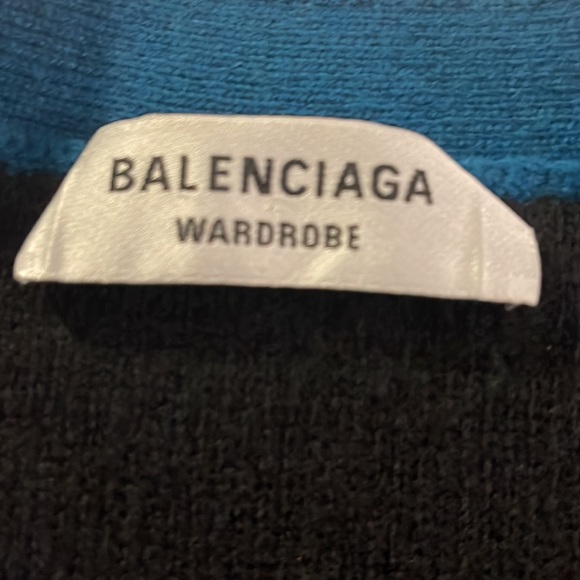 Balenciaga Wool Cardigan V Neck worn 2 x in like new condition - Picture 5 of 6